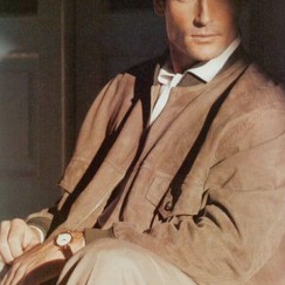 Gucci 8000M Gold & Silver Swiss Made Timepiece - Picture 6 of 16